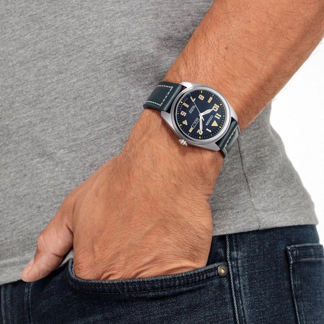 ZEGAREK CITIZEN ECO-DRIVE SUPER TITANIUM MILITARY