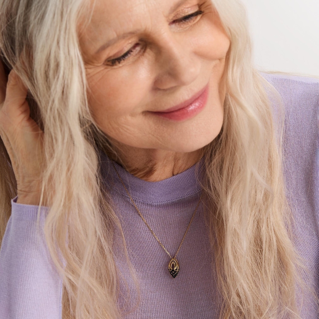 Wisiorek złoty z szafirami TRIO