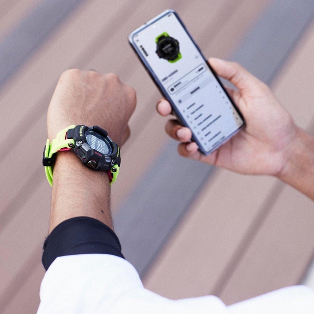 ZEGAREK G-SHOCK G-SQUAD GBD-H2000 SERIES