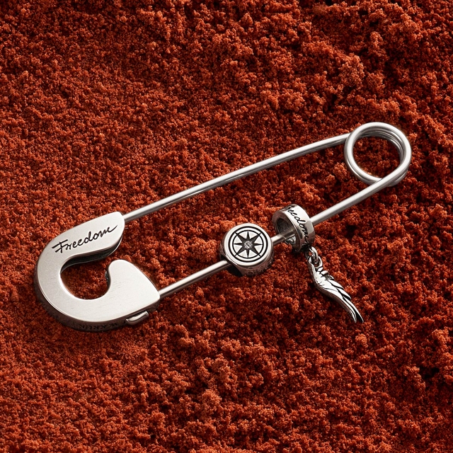 Zawieszka srebrna Freedom
