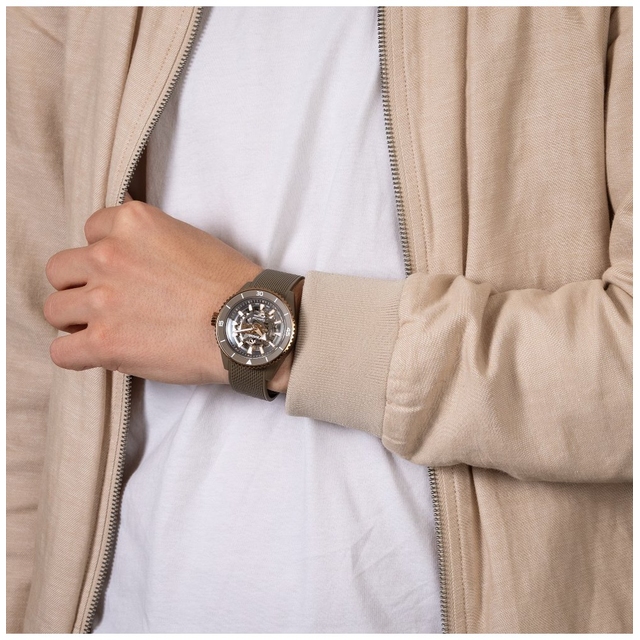 ZEGAREK RADO CAPTAIN COOK HIGH-TECH CERAMIC SKELETON