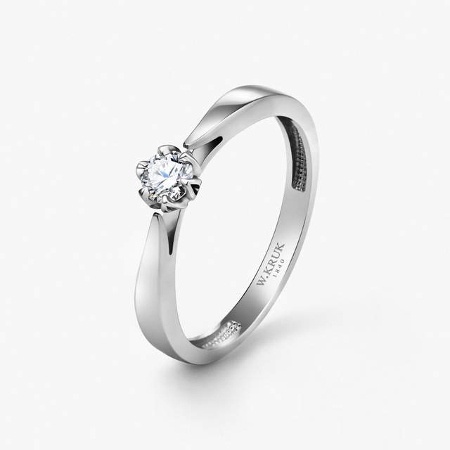 Pierścionek zaręczynowy złoty Romantyczny