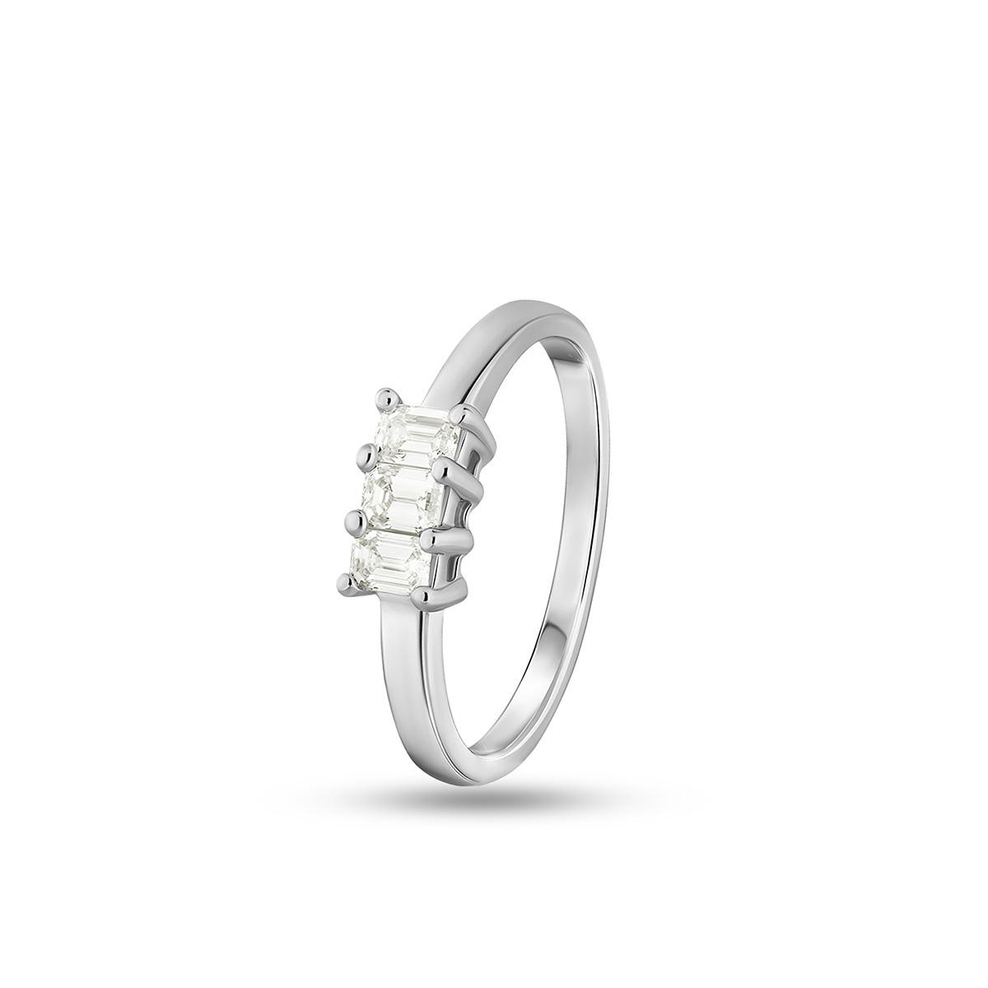 Pierścionek białe złoto z diamentami