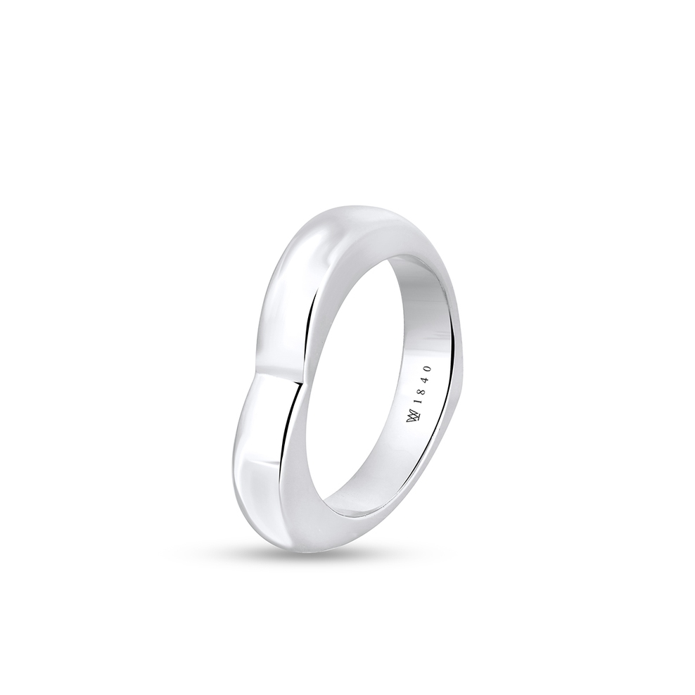 Pierścionek srebrny w kształcie serca