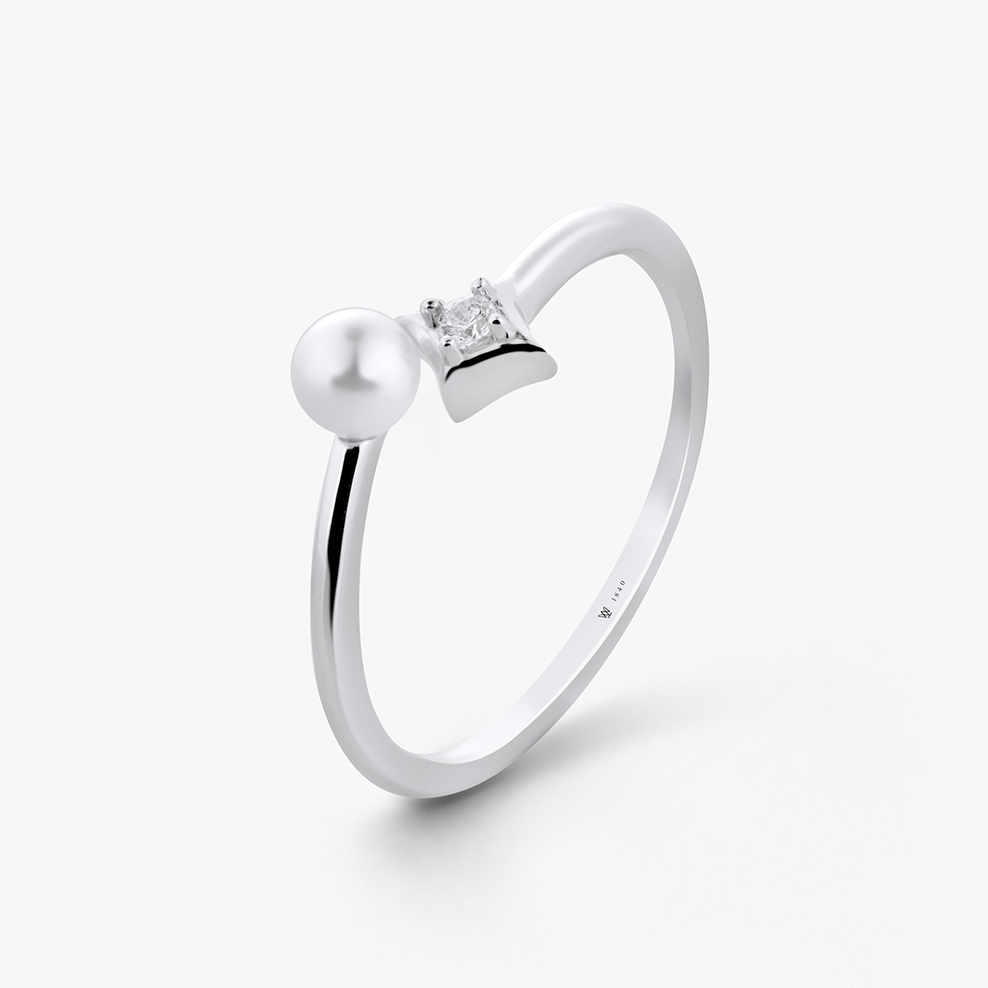 Pierścionek srebrny z perłą