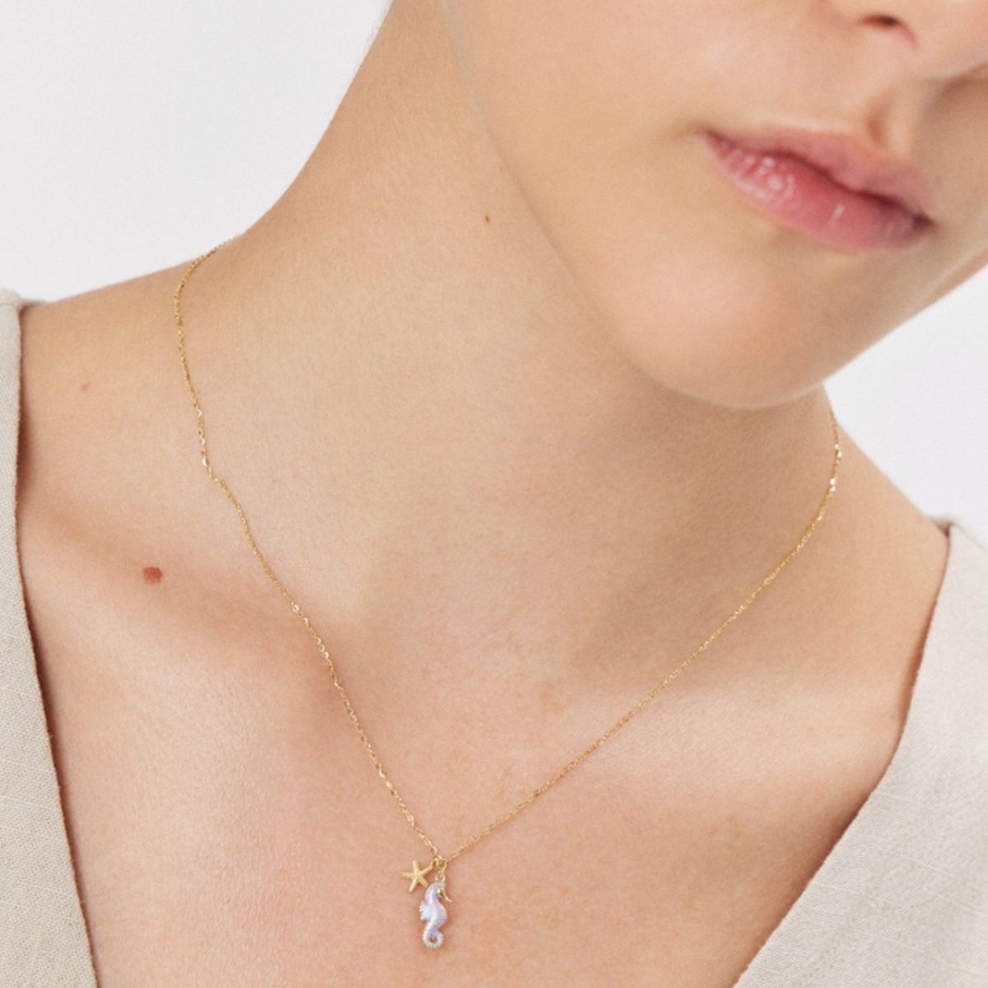 Naszyjnik złoty z konikiem morskim i rozgwiazdą Santorini