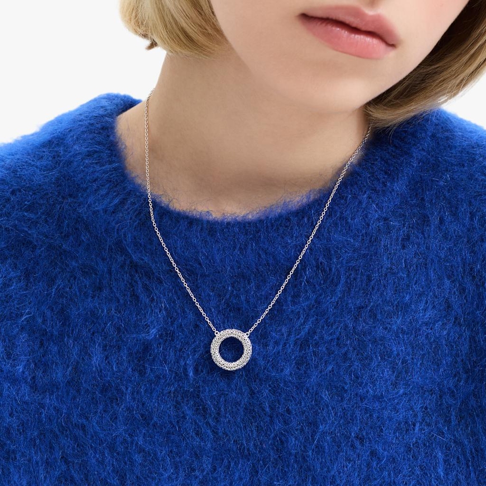 Naszyjnik srebrny z ażurowym elementem