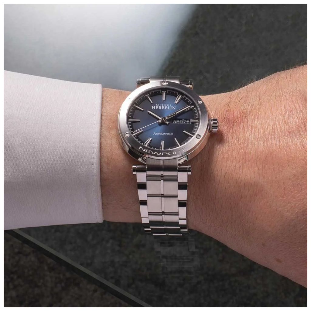 ZEGAREK HERBELIN NEWPORT AUTOMATIC