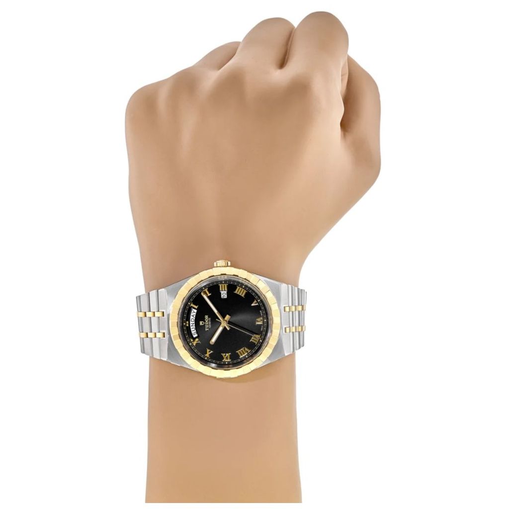 TUDOR ROYAL