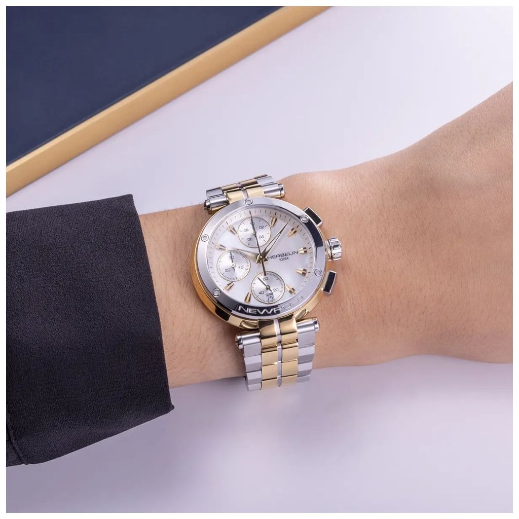ZEGAREK HERBELIN NEWPORT CHRONOGRAPH