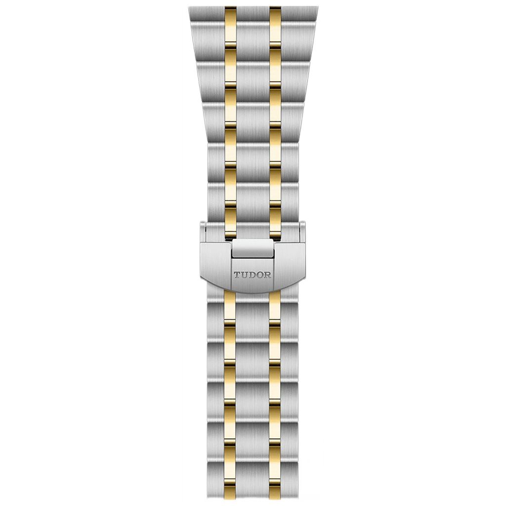 TUDOR ROYAL