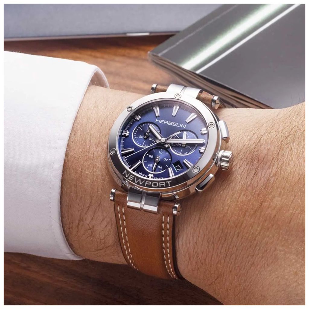 ZEGAREK HERBELIN NEWPORT CHRONOGRAPH
